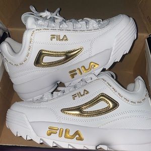 NEVER WORN - Girls Fila Sneakers Size 4.5